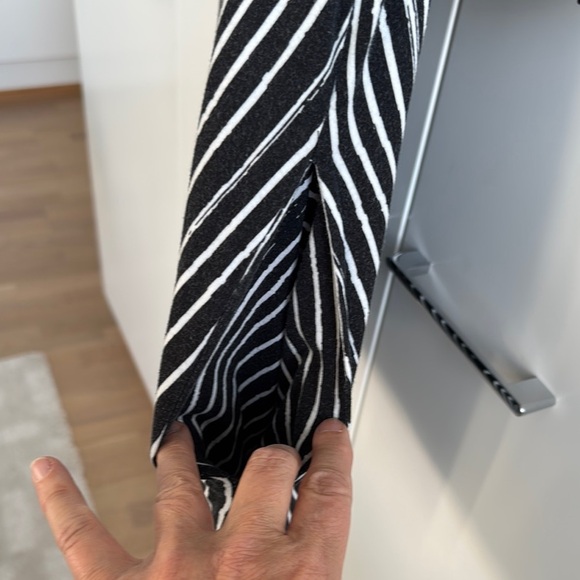 Nordic Tricot by Ivana Helsinki Mini Black White Striped Dress with 3/4 Sleeves - Picture 12 of 14